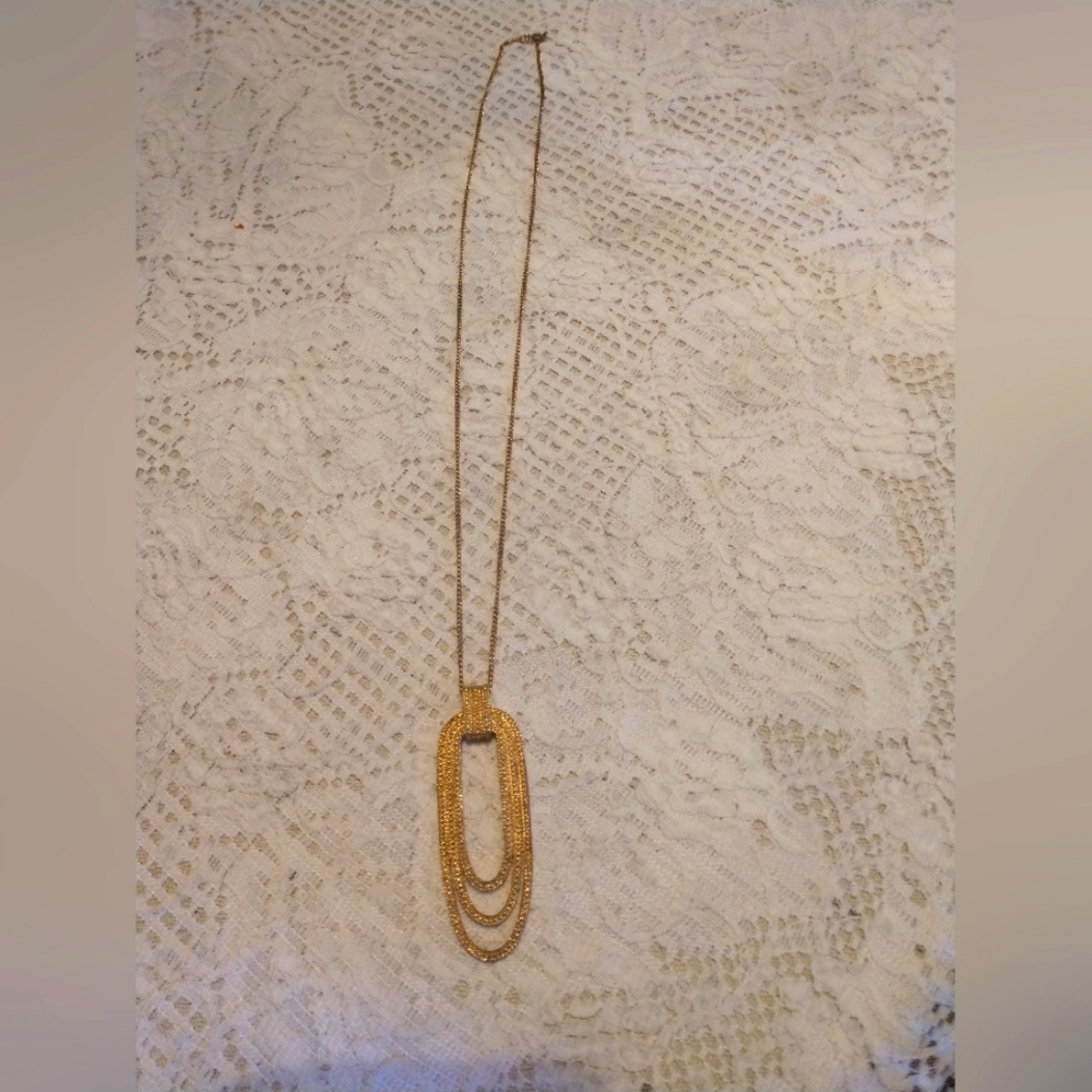 VINTAGE MONET GOLD TONE  NECKLACE
